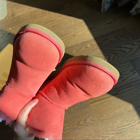 UGG pink boots with fur insole and wooden button size 7 - Picture 8 of 16